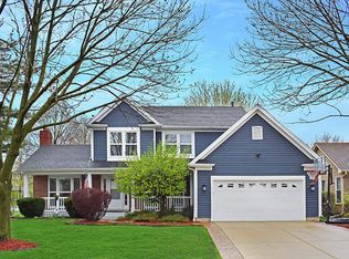 N657 Alta Ln, Winfield, IL 60190