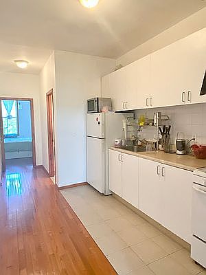 5th image of 172 Jefferson St #2