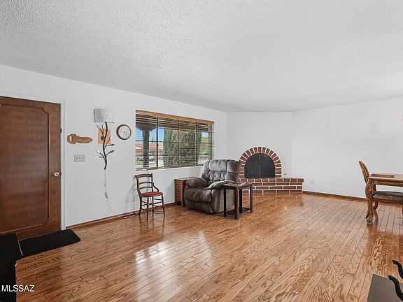 5th image of 334 S Vista Del Rio