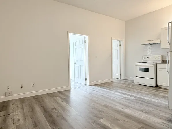 1188 Wyandotte St E #4, Windsor, ON N9A 3K2