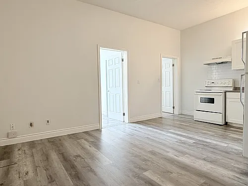 1188 Wyandotte St E #4 Photo 1