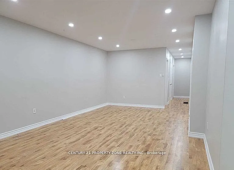 25 Albion Cres — Photo 3