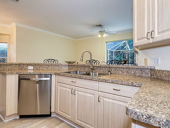 5th image of 11546 Woodmount Ln