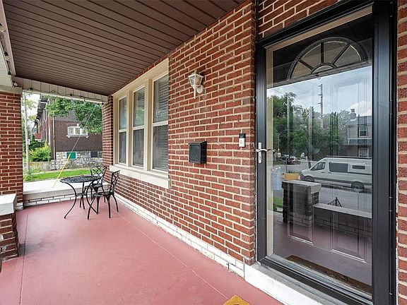 2nd image of 1043 Louisville Ave