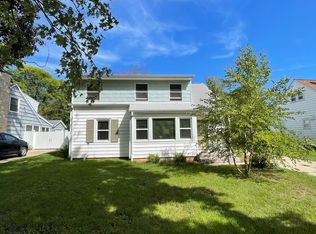 8204 N Santa Monica Blvd, Fox Pt, WI 53217