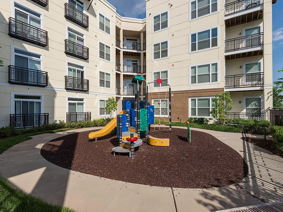 The Victor Stonebridge apartments community photo