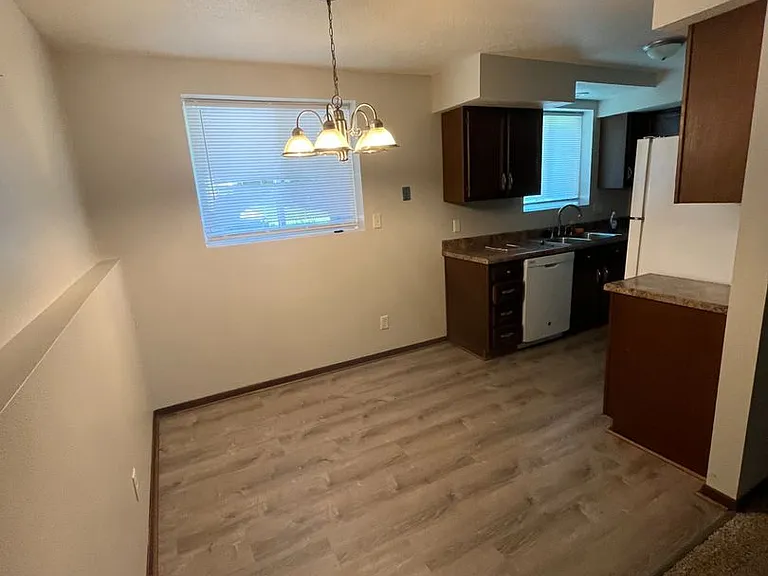 806 Cedar River Dr — Photo 1