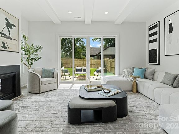 4th image of 5615 Lantana Ave #A