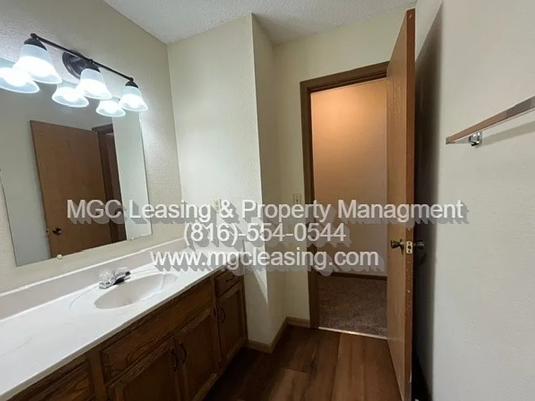 3557-3563 NE Independence Cir — Photo 19