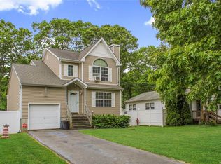 126 Colin Dr, Shirley, NY 11967