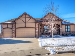 16552 Briarwood Ct, Clive, IA 50325