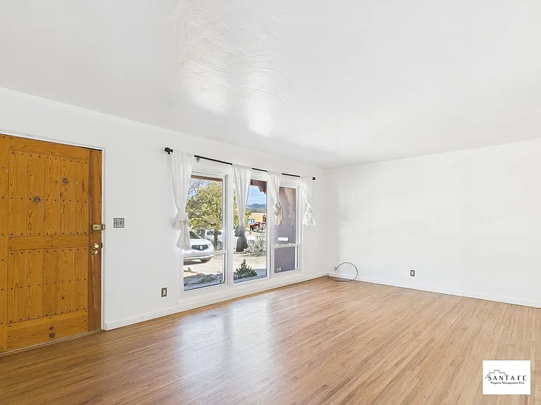 204 Solana Dr — Photo 2