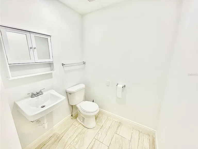 2117 Calusa Trl #B — Photo 6