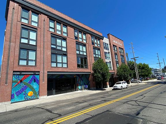 2nd image of 322 5th Ave SE APT 313