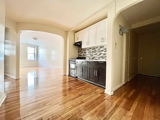 Rented by BRICK & GALO REALTY CORP | media 1