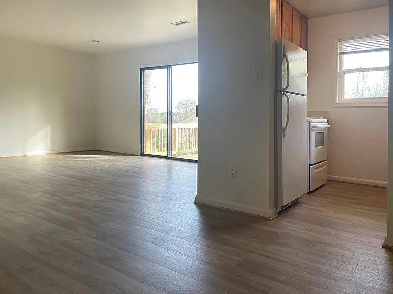 151 Albemarle Dr — Photo 5