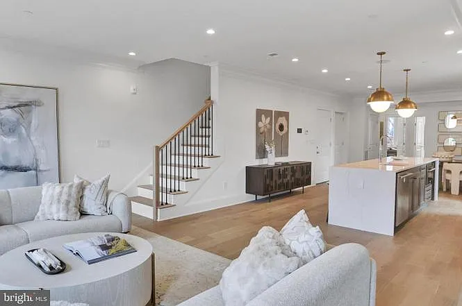 1335 11th St NW #Penthouse 4 — Photo 5