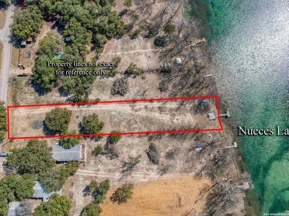 138 LAKE DR, Camp Wood, TX 78833