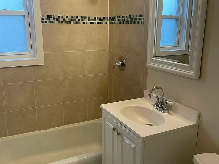 9422 Adelphi Rd #1 — Photo 6