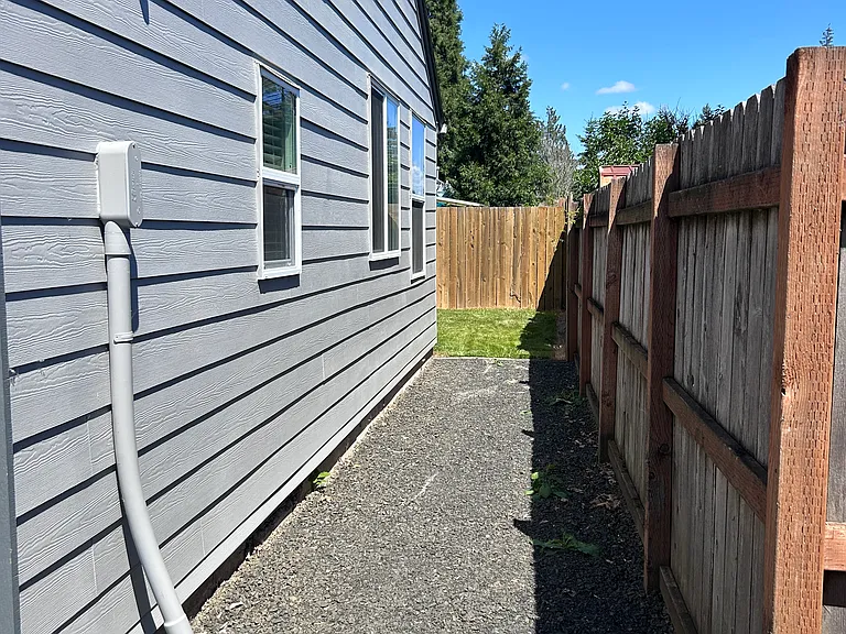 1317 SW Queen Ave — Photo 5