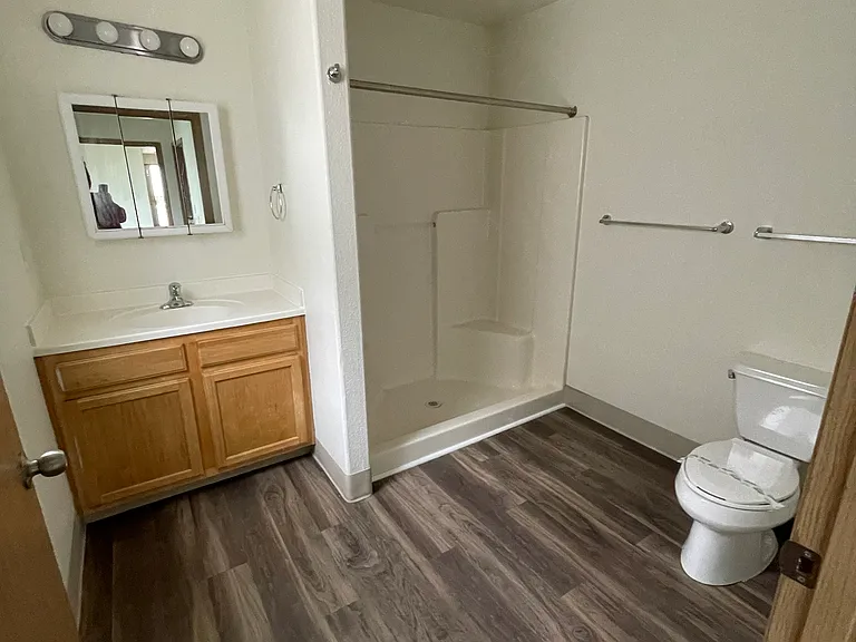 2420 T St — Photo 18