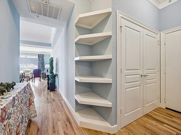 2nd image of 3333 Allen Pkwy Unit 1102