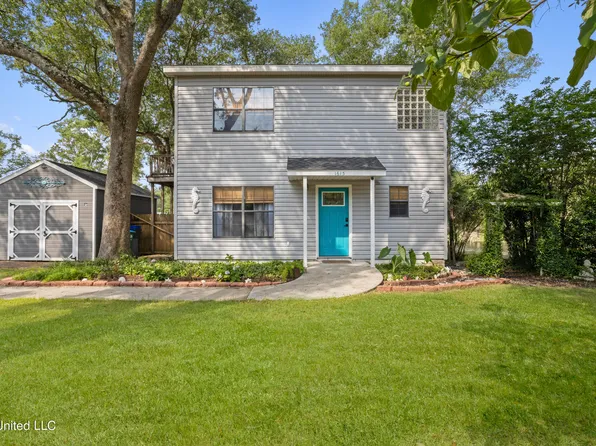 1613 Bayou Vista St, Gautier, MS 39553