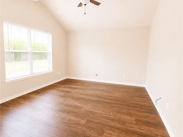 615 Pasler St, College Station, TX 77840