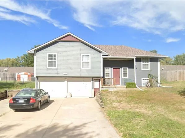 505 Quail Creek Dr, Odessa, MO 64076