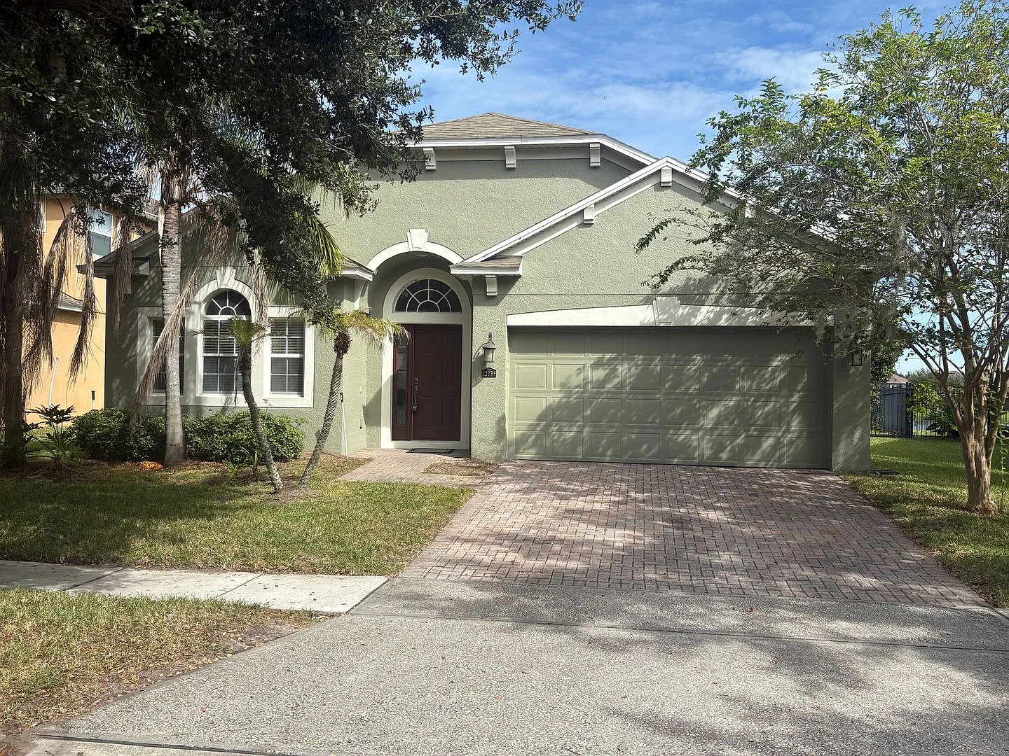 Beautiful 4-Bedroom Home in Desirable Sawgrass Subdivision — Photo 2