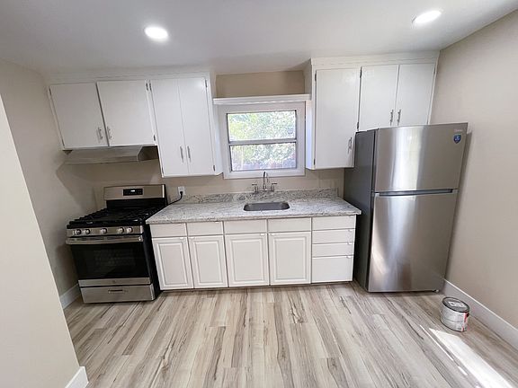 4th image of 4903 Mendocino Blvd