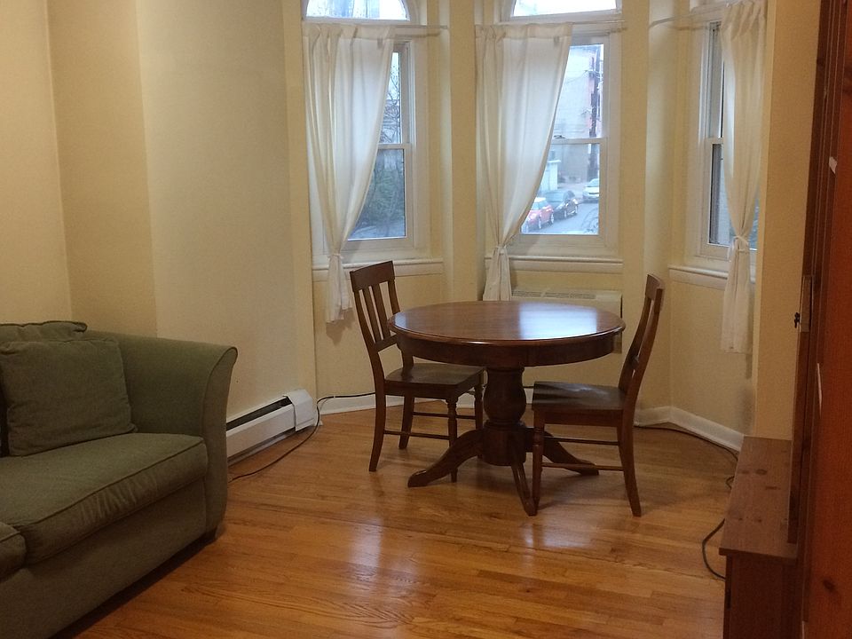 2232-green-st-1f-1