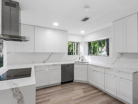 4th image of 9543 Enstone Cir