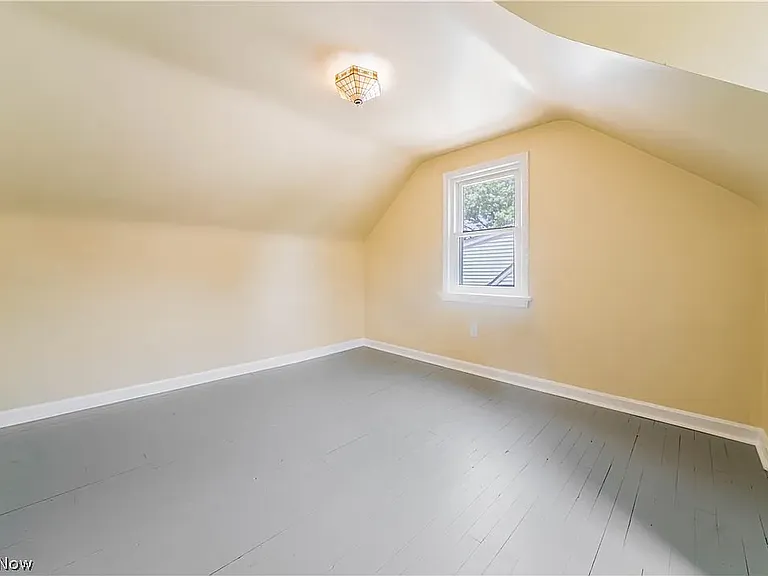 142 Woodstock Ave — Photo 18