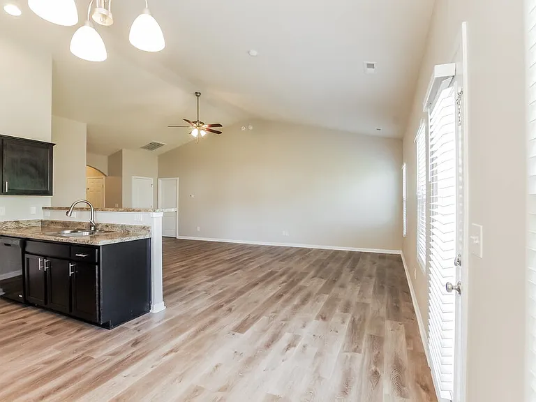 1116 Black Diamond Dr — Photo 6