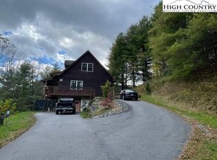 225 John T Dr, Sugar Grove, NC 28679