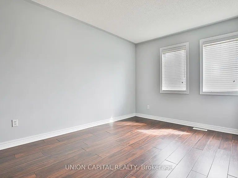 762 Caboto Trl — Photo 18