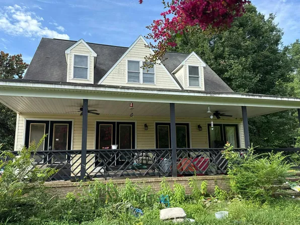 388 Bugan Villa Dr, Shacklefords, VA 23156