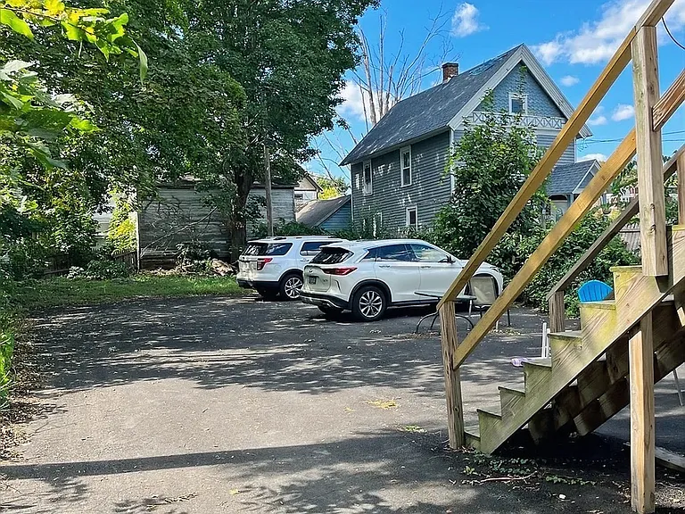 125 Oak St #A — Photo 9