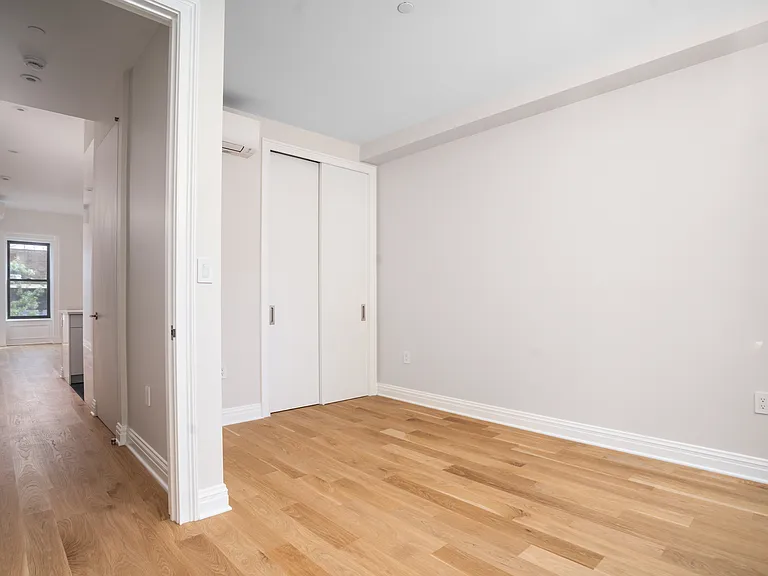 29 Herkimer St #4 — Photo 5