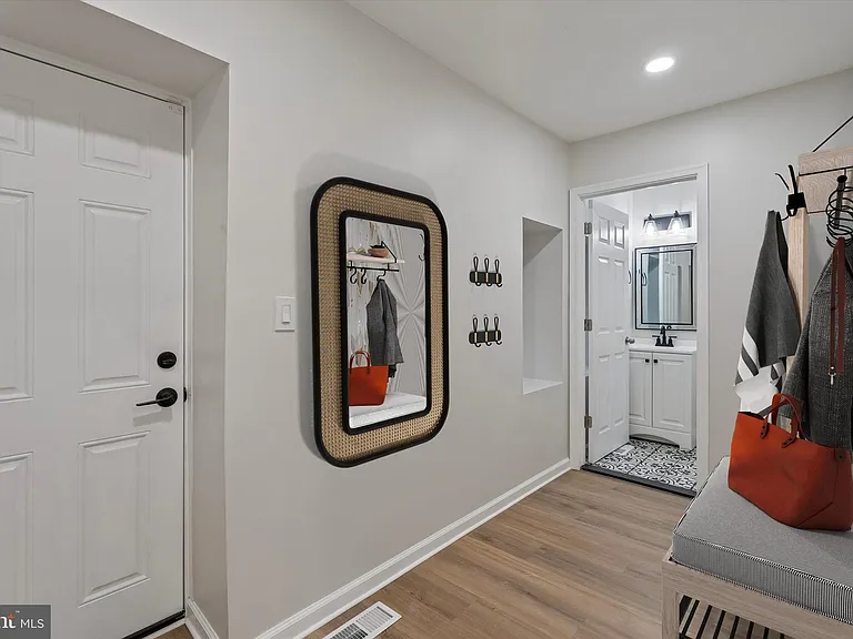 4359 Fleming St — Photo 11