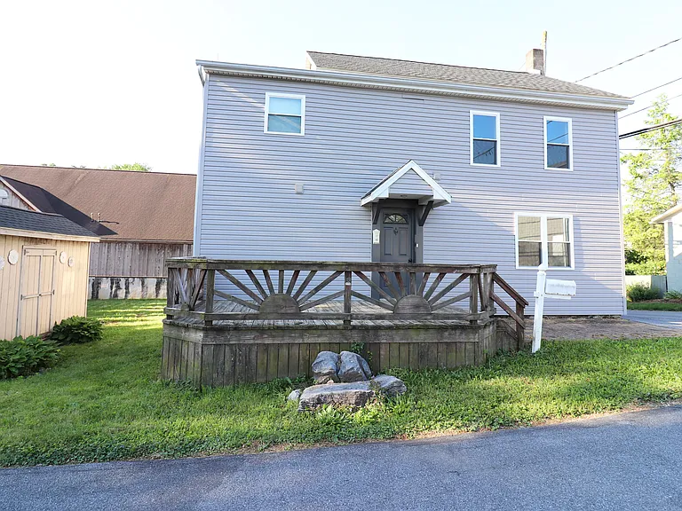 217 Raspberry Ln — Photo 1