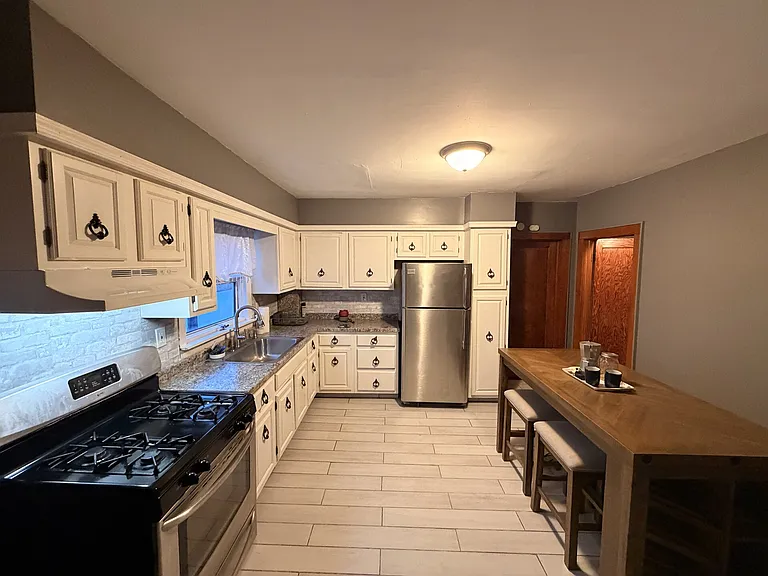 218 W Ridge St #2 — Photo 6