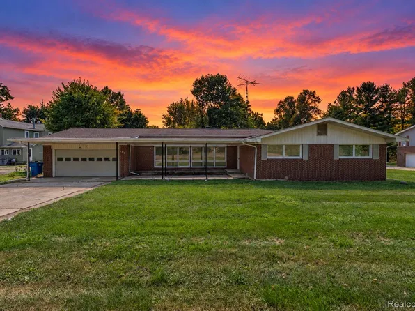 208 N Washington St, Manchester, MI 48158