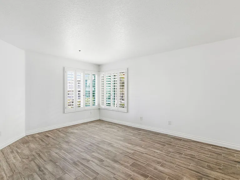 260 Cagney Ln #114 — Photo 19