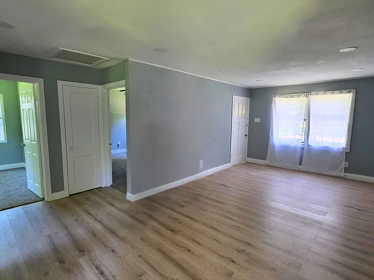 502 Azalea Dr — Photo 6
