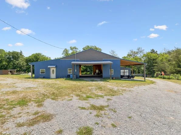 942 Fay Creek Rd, Wartrace, TN 37183