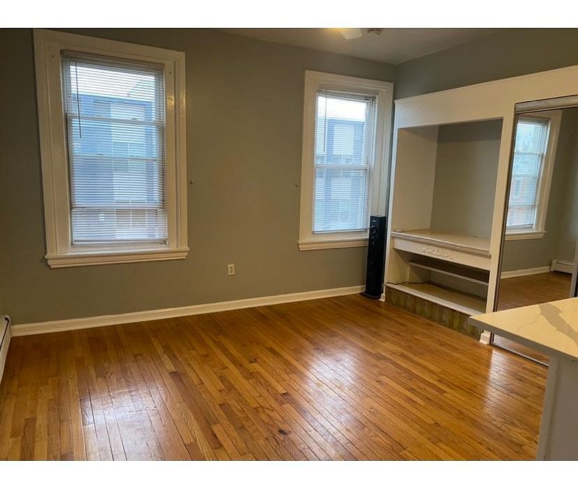 2nd image of 418 W Berks St