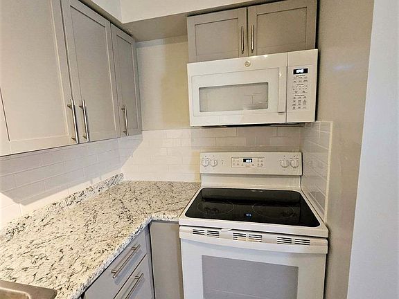 Brand New Kitchen! 
Smooth top Range & Microwave