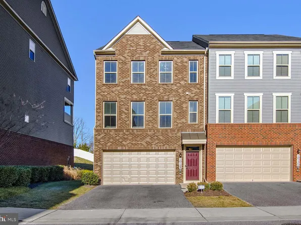 10128 Dorsey Ln, Lanham, MD 20706